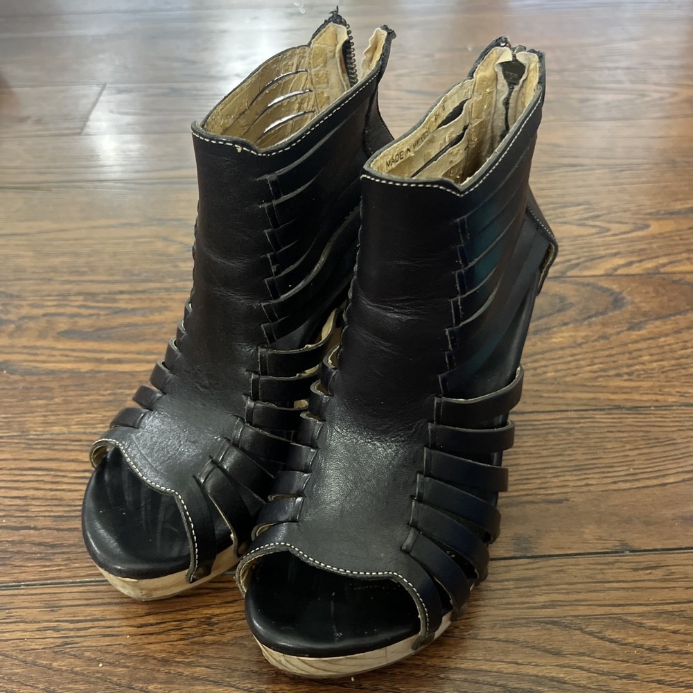 Bed Stu Black Daisy Wedge Sandals Strappy Women's Size 8 Read Description - Picture 2 of 8